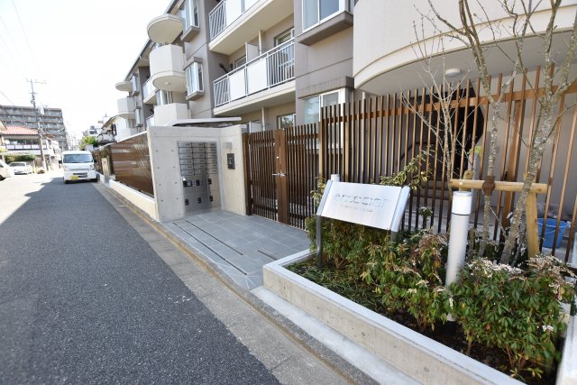 2/4 エントランス