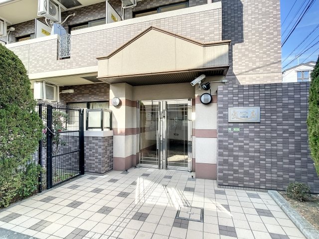 2/4 エントランス