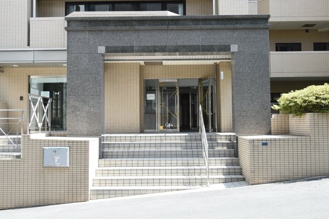 15/17 エントランス