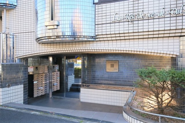 25/30 エントランス