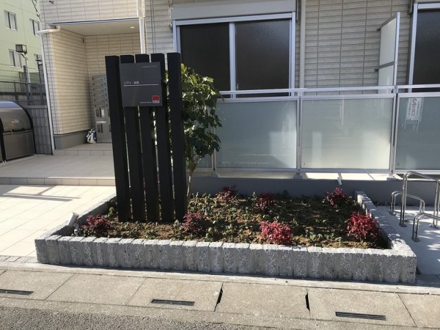 18/29 エントランス