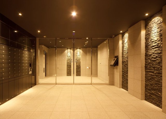 21/27 エントランス