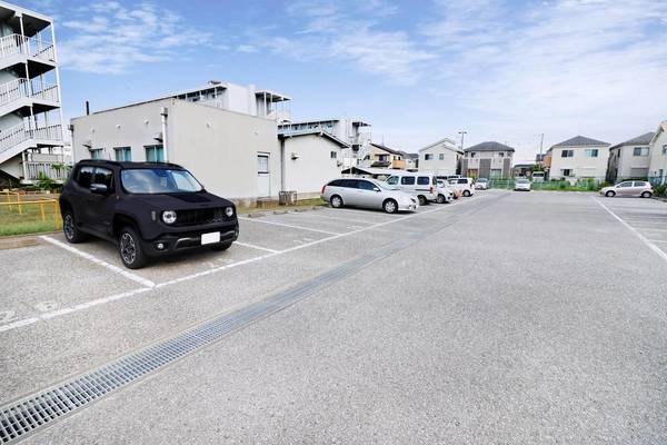 16/16 駐車場