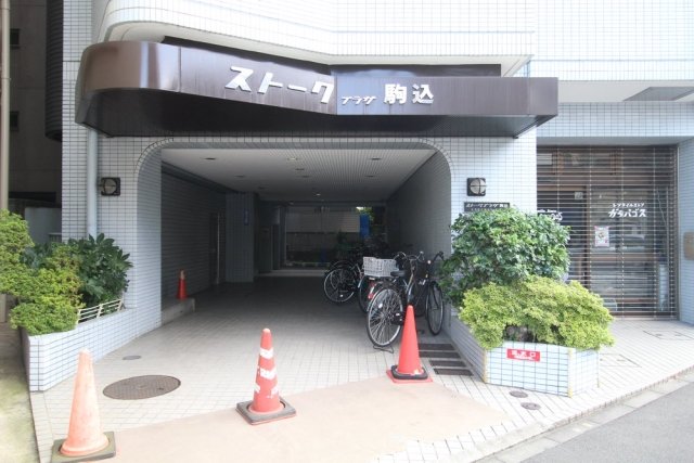 2/5 エントランス