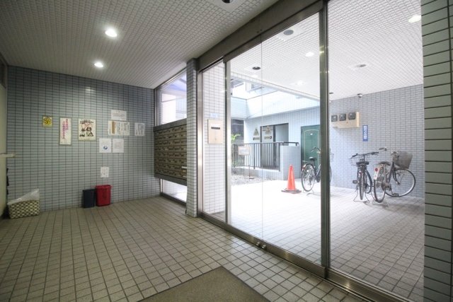 15/16 エントランス