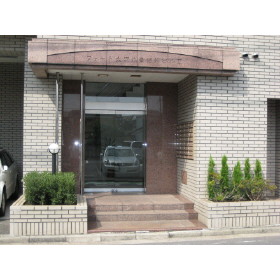 16/16 エントランス