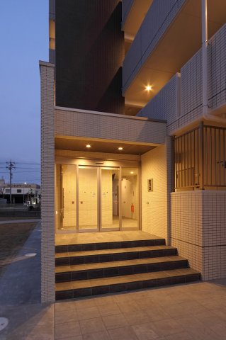 17/23 エントランス