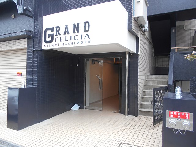 22/30 エントランス