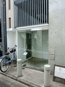 14/14 エントランス