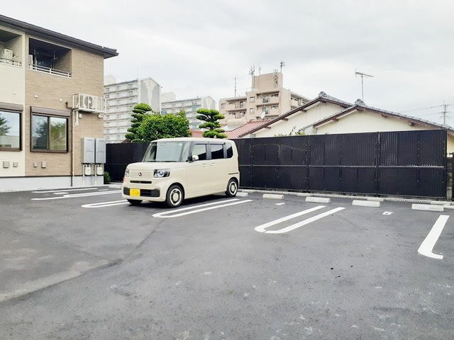 14/20 駐車場