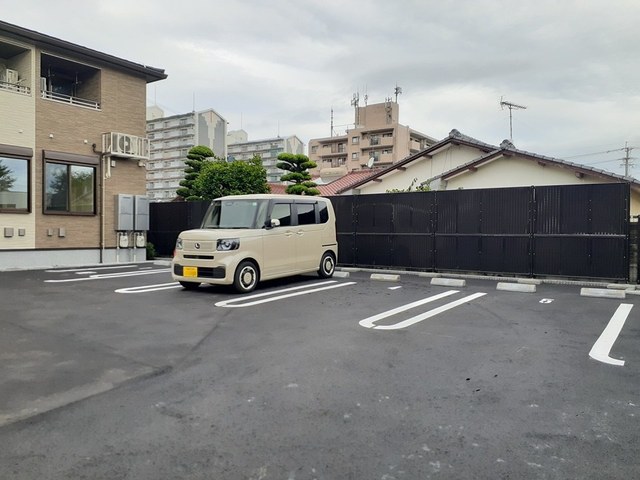 14/20 駐車場
