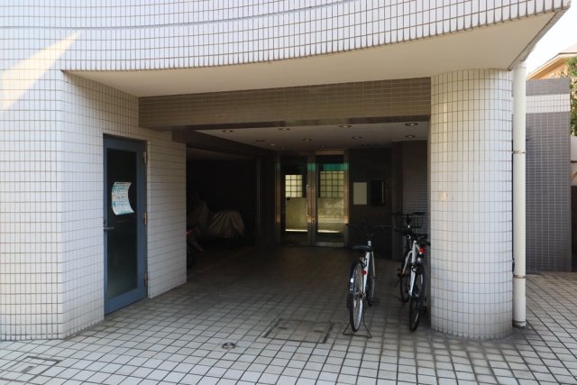 17/19 エントランス