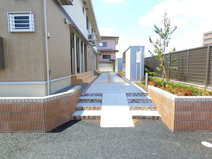 19/27 エントランス