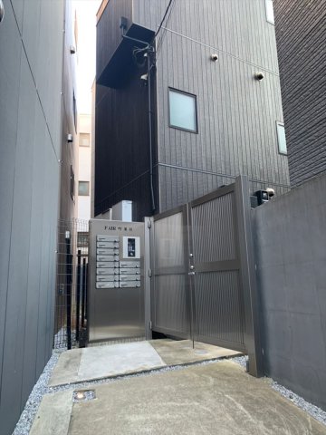 15/16 エントランス