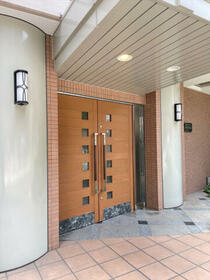 2/2 エントランス