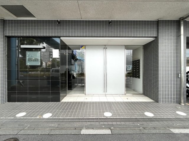 2/4 エントランス