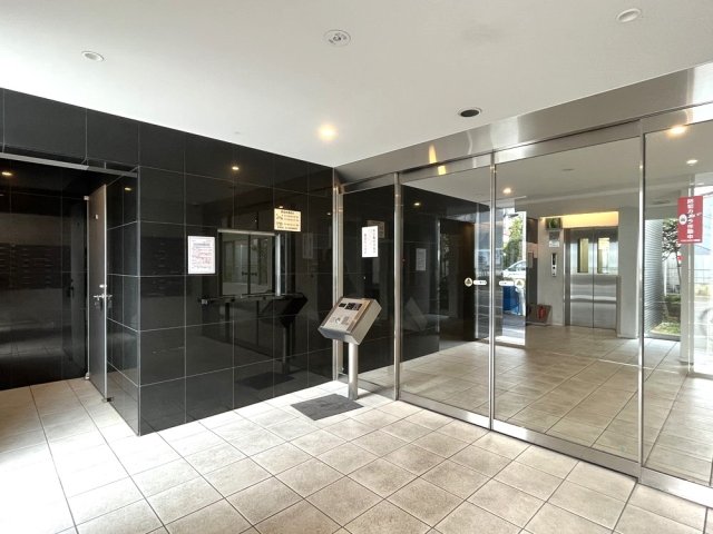 19/20 エントランス