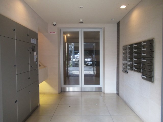 2/3 エントランス