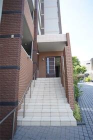 22/30 エントランス