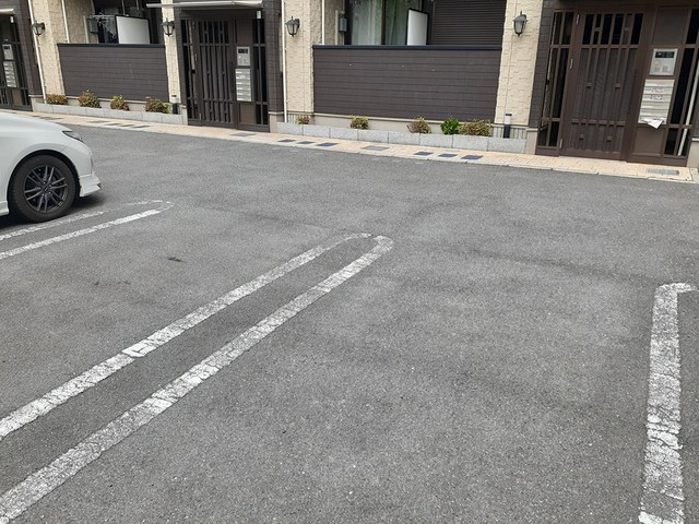 14/23 駐車場