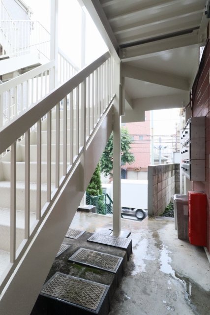 24/25 エントランス