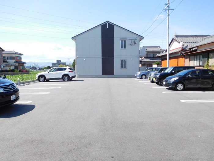 20/23 駐車場
