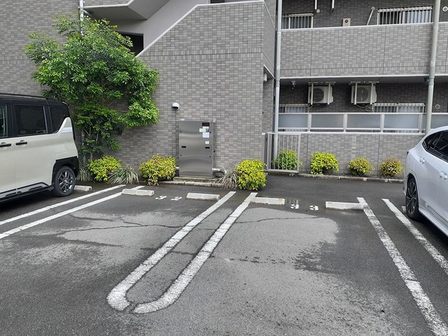 14/23 駐車場
