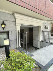 16/16 エントランス