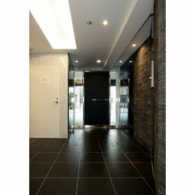 15/15 エントランス