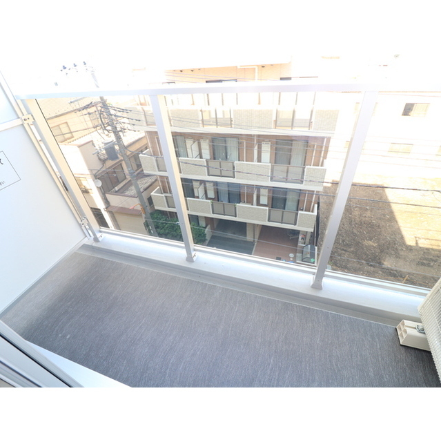 13/19 バルコニー