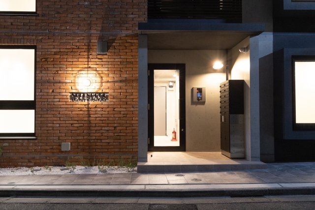 27/30 エントランス