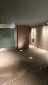 16/16 エントランス