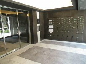 16/16 エントランス