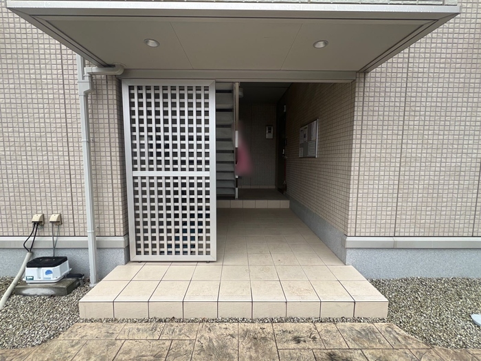 13/21 エントランス