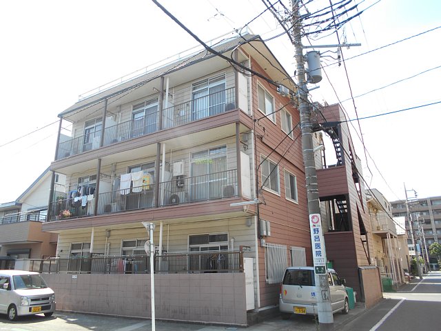 22/23 エントランス