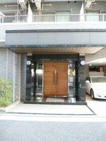 16/16 エントランス