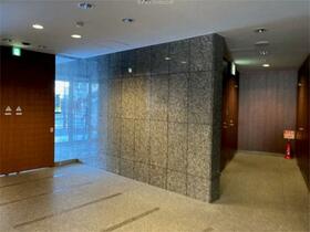 16/16 エントランス