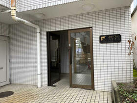 2/2 エントランス