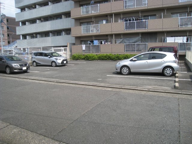 17/25 駐車場