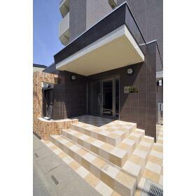 16/16 エントランス