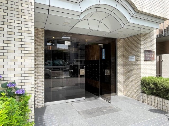 25/30 エントランス