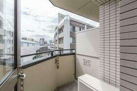 13/23 バルコニー