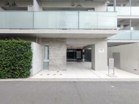 16/16 エントランス