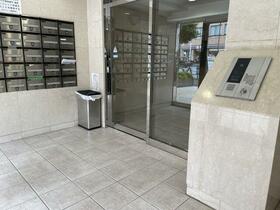 16/19 エントランス