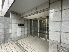 16/16 エントランス