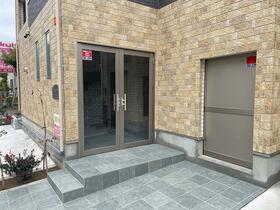 14/14 エントランス