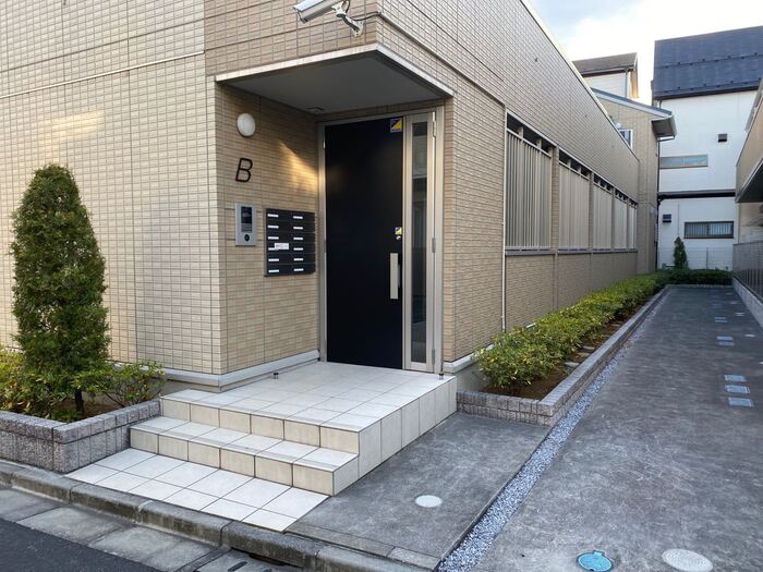 16/20 エントランス