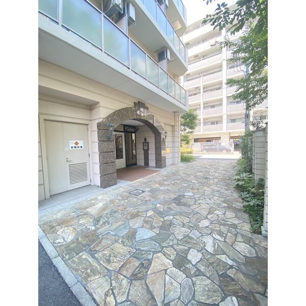 20/28 エントランス