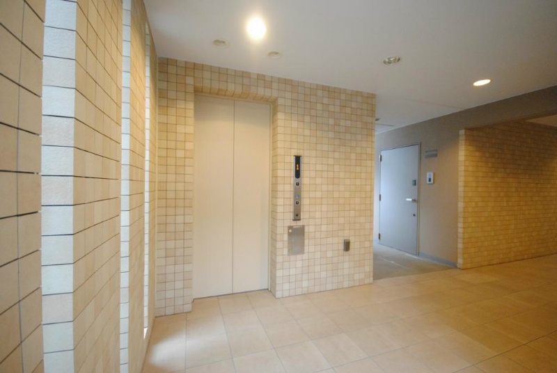 22/30 エントランス