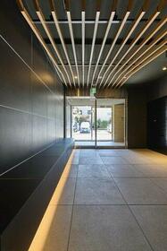 13/13 エントランス